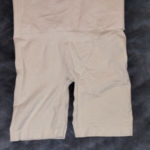 Seamless Nude Shapewear Shorts - Nude